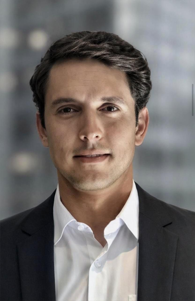 Retrato de Erico Carvalho, sócio-fundador da Erico Advogados.